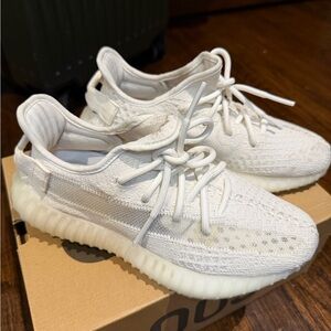 Yeezy Boost 350 V2 - Bone Size 5.5Y